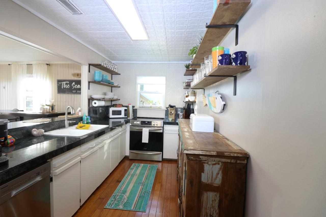 One-Of-A-Kind Beach Home With Lounge Bar Game Room กาลเวสตัน ภายนอก รูปภาพ